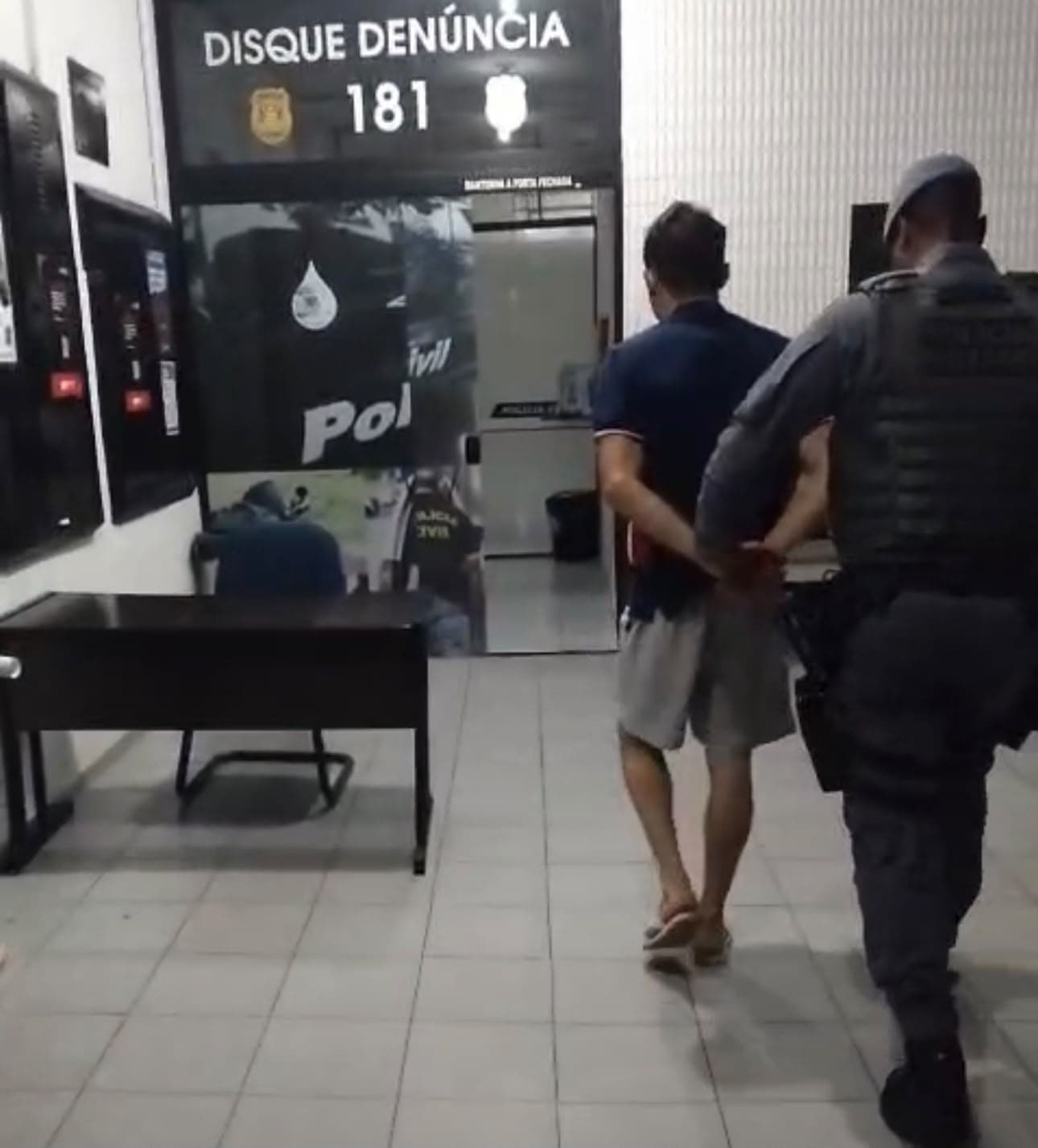 Homem é preso por agredir namorada em Arujá